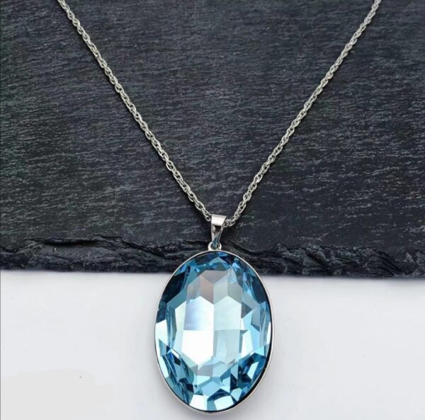 collier cristal bleu ciel
